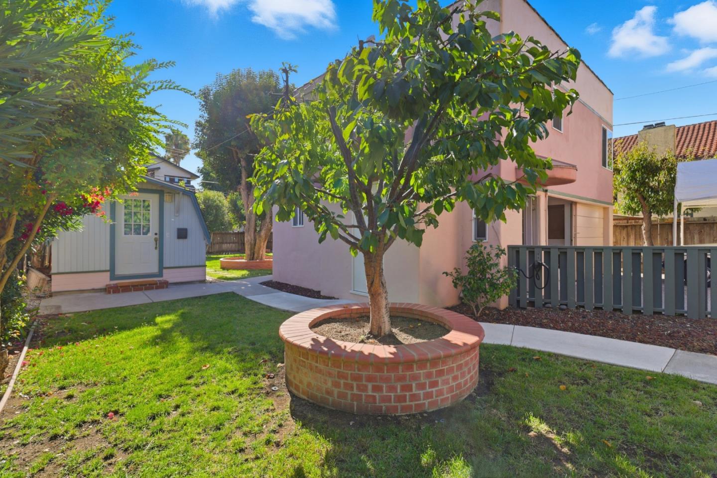 Detail Gallery Image 5 of 33 For 560 Everett Ave, Palo Alto,  CA 94301 - – Beds | – Baths