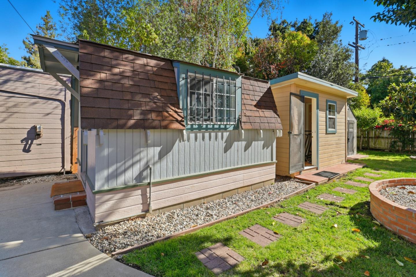 Detail Gallery Image 7 of 33 For 560 Everett Ave, Palo Alto,  CA 94301 - – Beds | – Baths