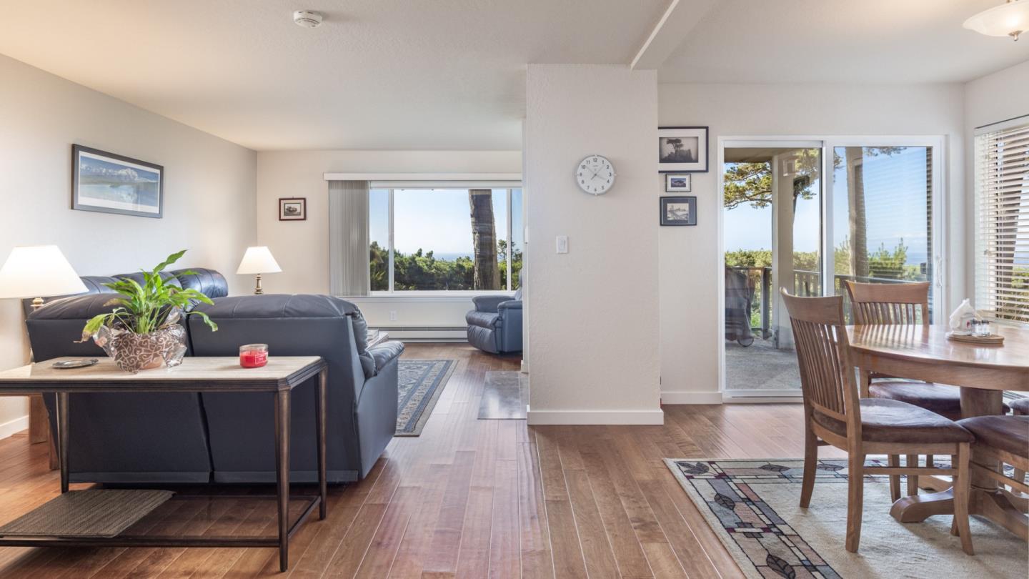 Detail Gallery Image 11 of 30 For 22 Ocean Pines Ln #22,  Pebble Beach,  CA 93953 - 2 Beds | 2 Baths