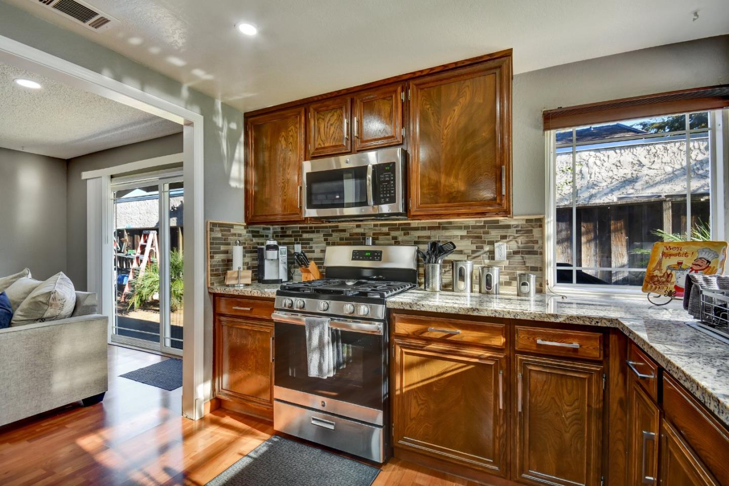 Detail Gallery Image 13 of 30 For 7143 via Lomas, San Jose,  CA 95139 - 3 Beds | 2 Baths