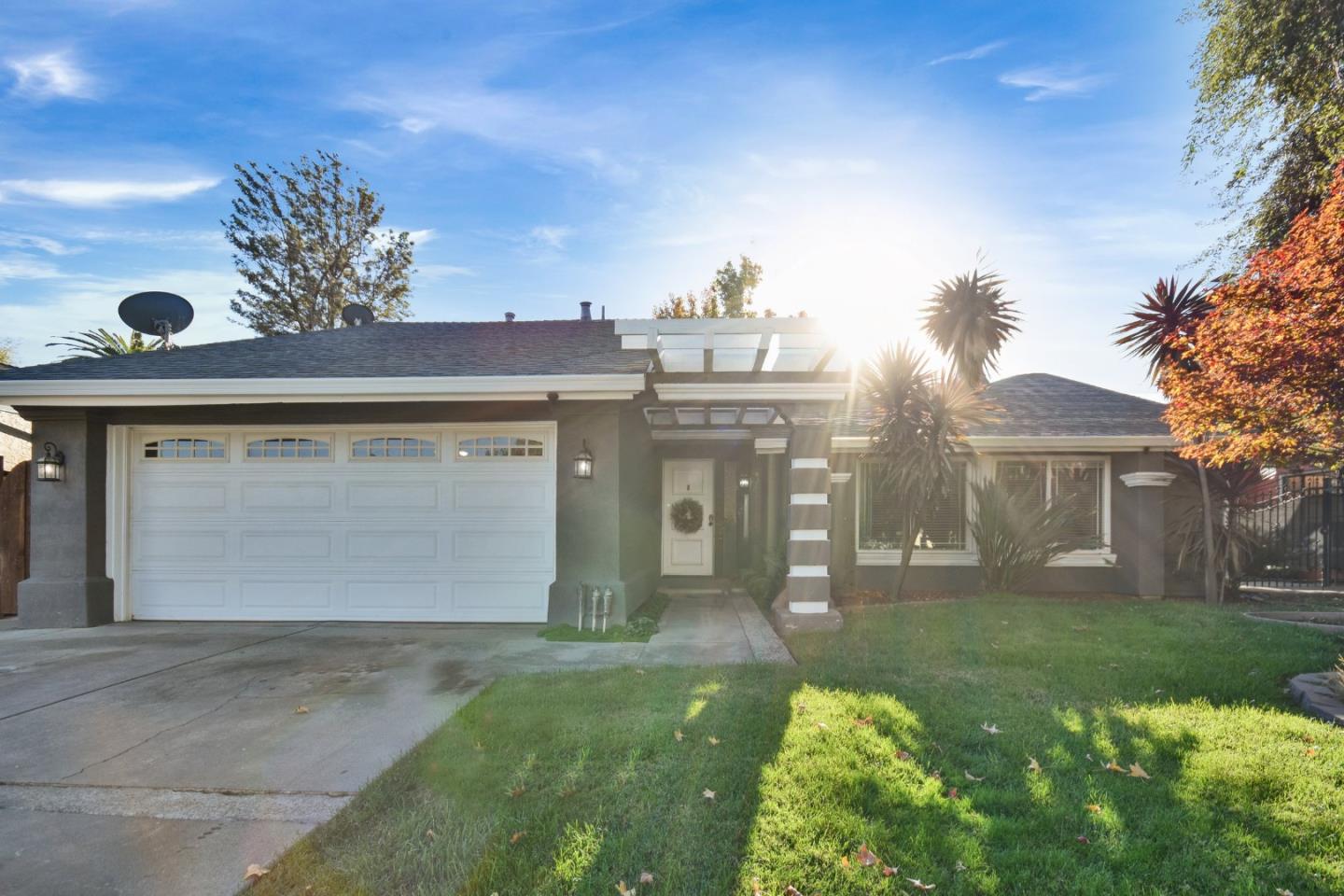 Detail Gallery Image 2 of 30 For 7143 via Lomas, San Jose,  CA 95139 - 3 Beds | 2 Baths