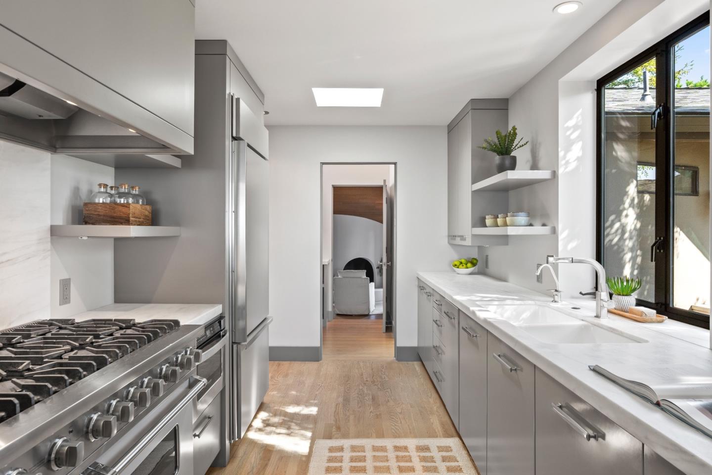 Detail Gallery Image 16 of 82 For 3493 Greenfield Pl, Carmel,  CA 93923 - 3 Beds | 3 Baths