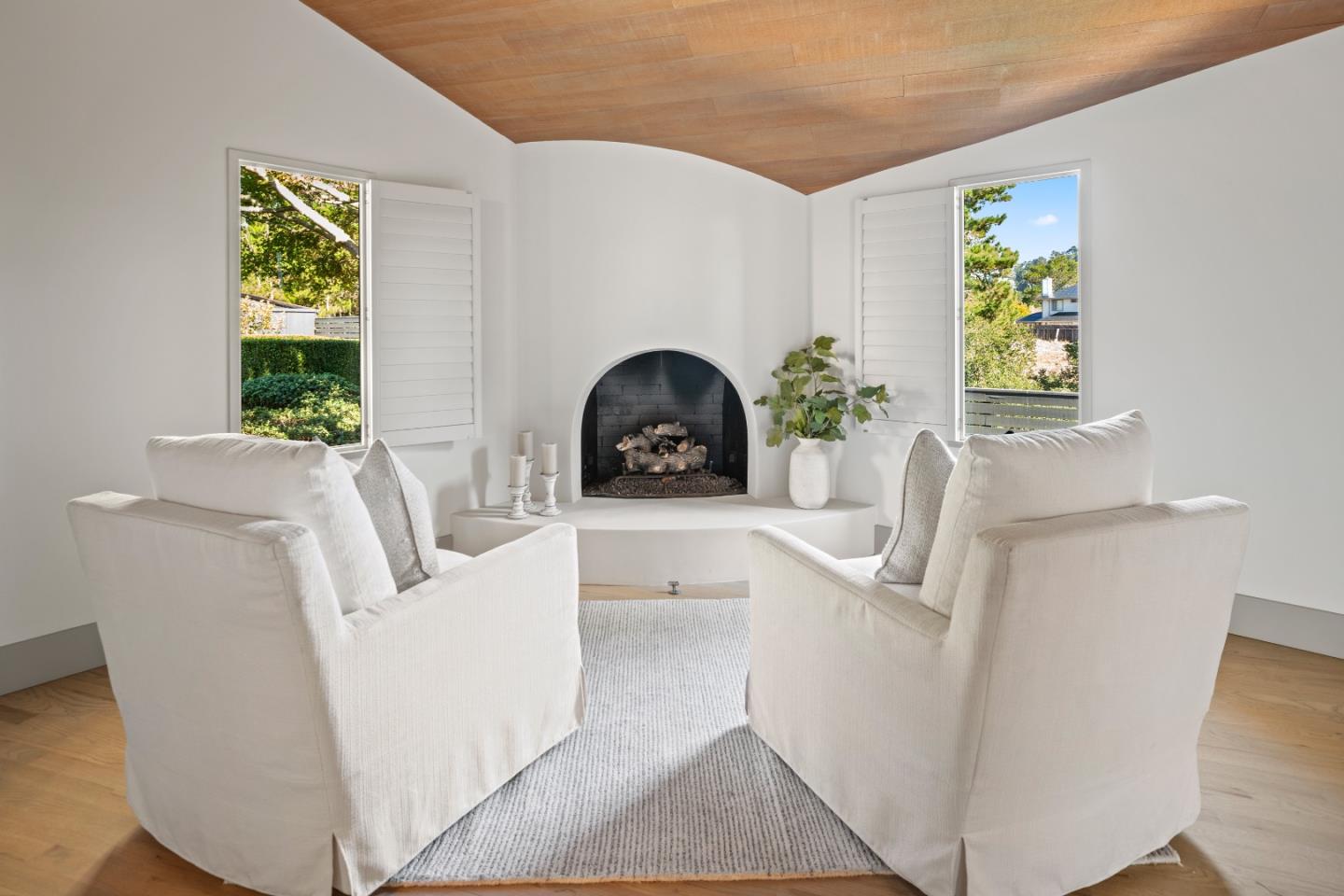 Detail Gallery Image 23 of 82 For 3493 Greenfield Pl, Carmel,  CA 93923 - 3 Beds | 3 Baths