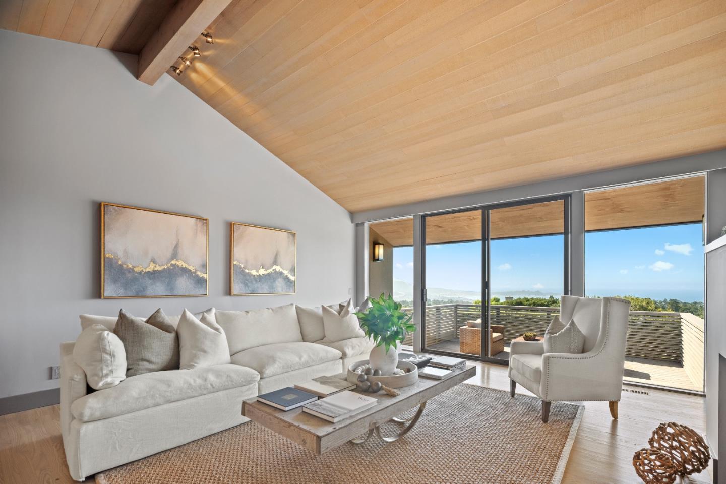 Detail Gallery Image 5 of 82 For 3493 Greenfield Pl, Carmel,  CA 93923 - 3 Beds | 3 Baths