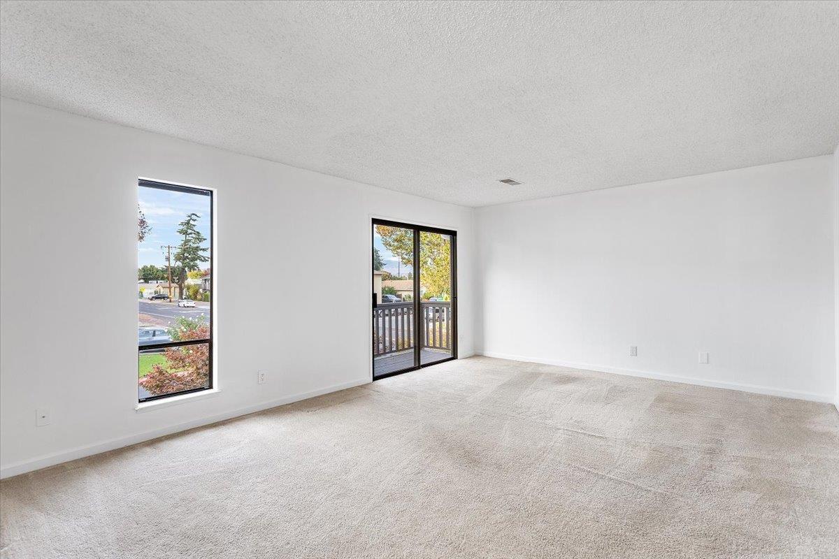 Detail Gallery Image 12 of 27 For 703 Gettysburg Way, Gilroy,  CA 95020 - 3 Beds | 2/1 Baths