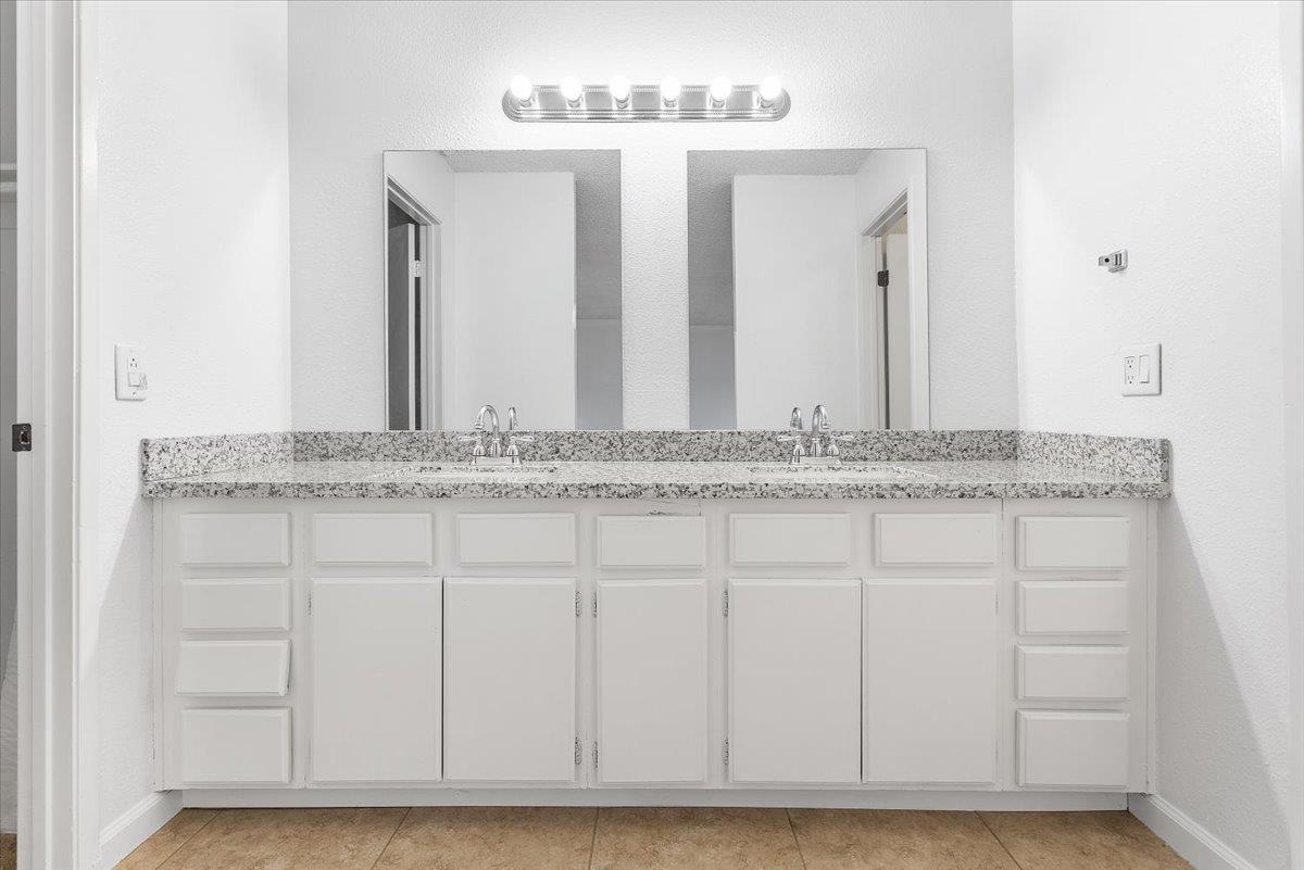 Detail Gallery Image 13 of 27 For 703 Gettysburg Way, Gilroy,  CA 95020 - 3 Beds | 2/1 Baths