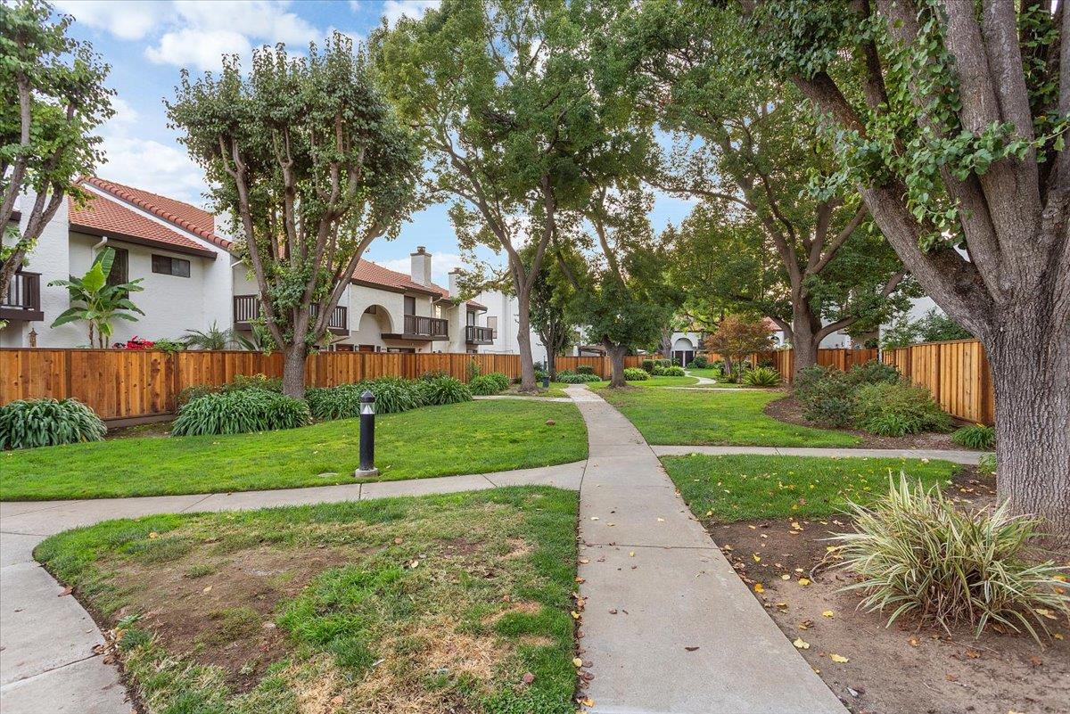 Detail Gallery Image 2 of 27 For 703 Gettysburg Way, Gilroy,  CA 95020 - 3 Beds | 2/1 Baths