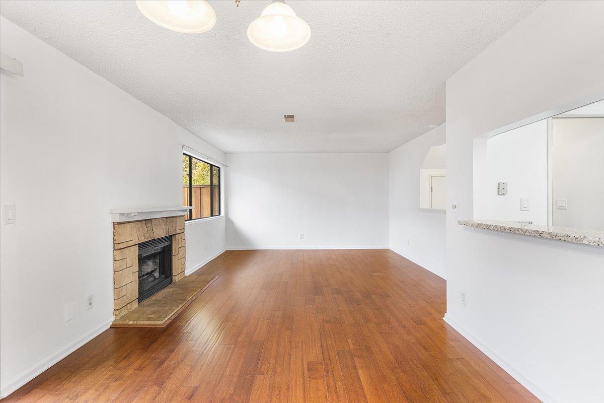 Detail Gallery Image 5 of 27 For 703 Gettysburg Way, Gilroy,  CA 95020 - 3 Beds | 2/1 Baths