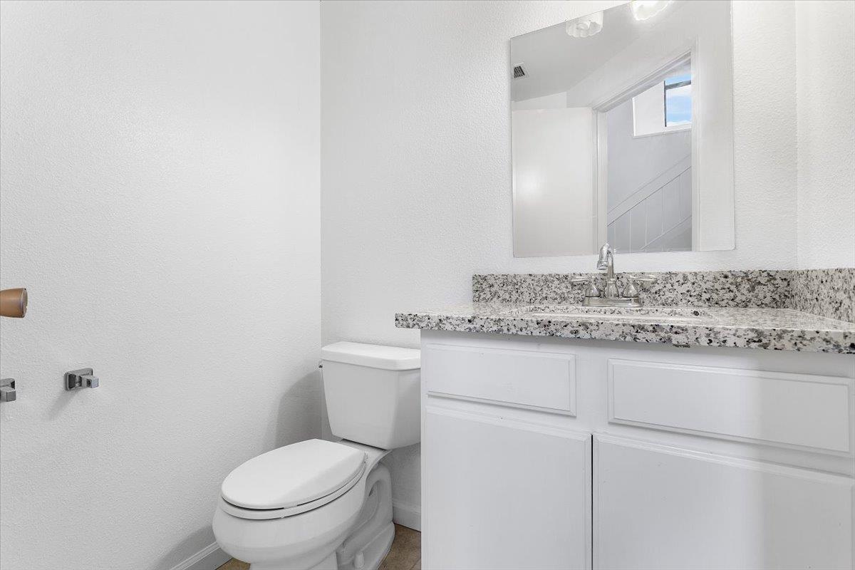 Detail Gallery Image 9 of 27 For 703 Gettysburg Way, Gilroy,  CA 95020 - 3 Beds | 2/1 Baths