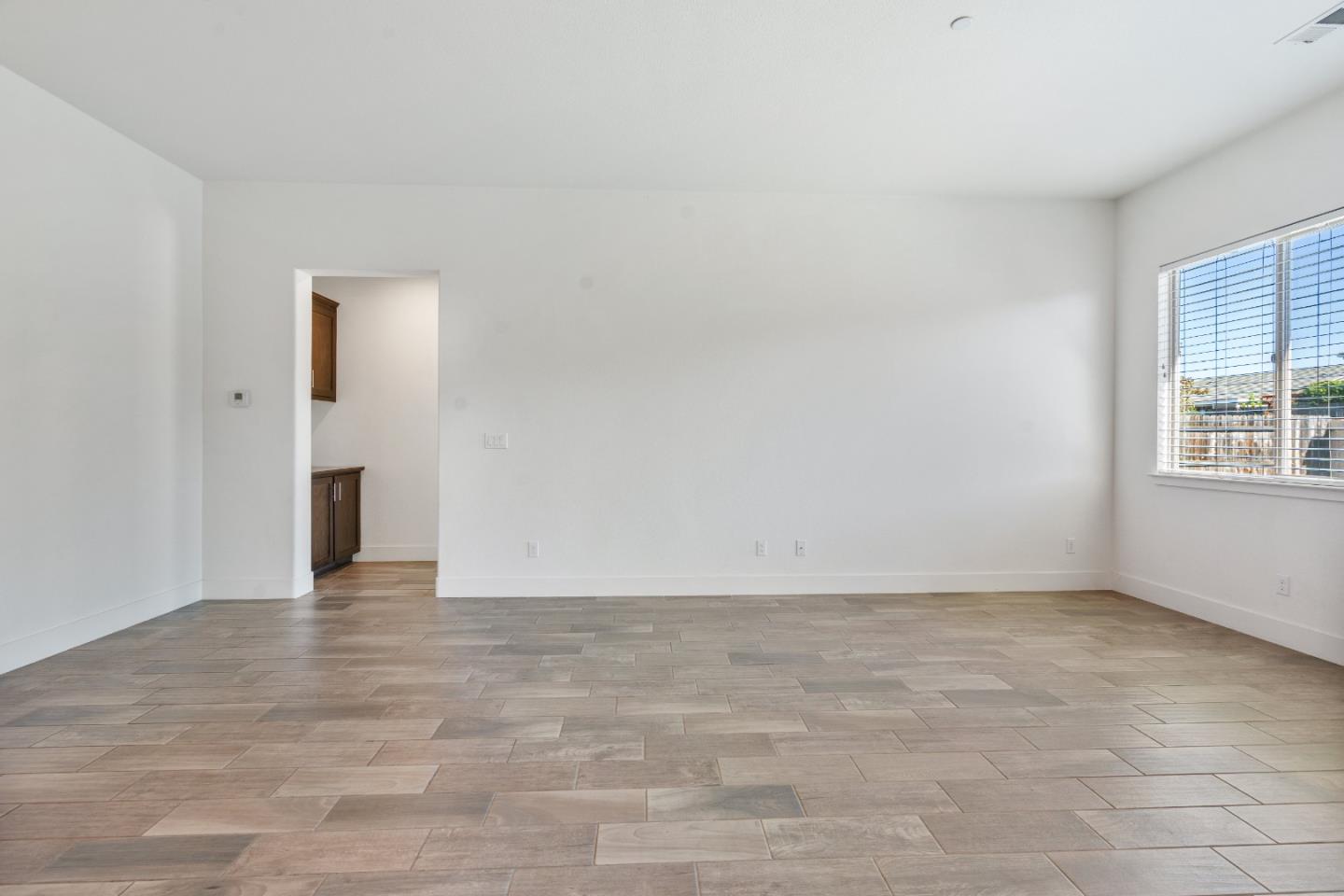 Detail Gallery Image 17 of 47 For 1481 Azalea Ct, Hollister,  CA 95023 - 3 Beds | 2/1 Baths