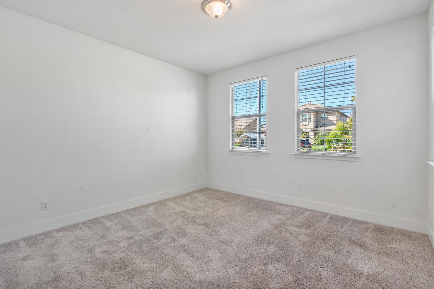 Detail Gallery Image 19 of 47 For 1481 Azalea Ct, Hollister,  CA 95023 - 3 Beds | 2/1 Baths