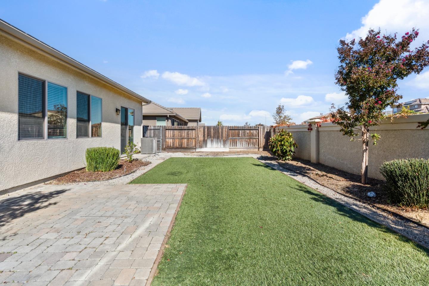 Detail Gallery Image 31 of 47 For 1481 Azalea Ct, Hollister,  CA 95023 - 3 Beds | 2/1 Baths