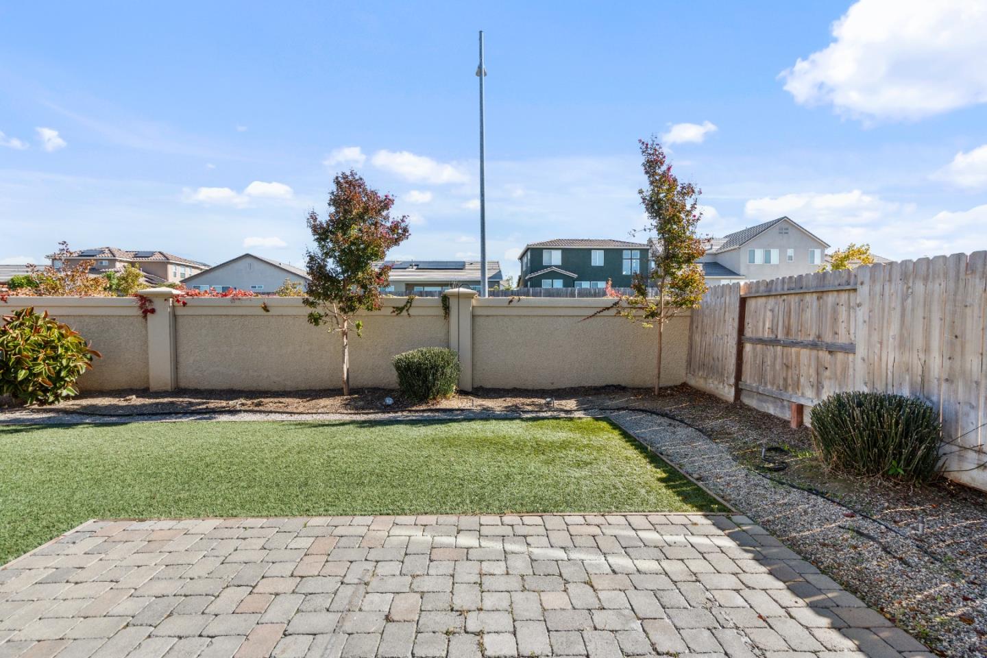 Detail Gallery Image 33 of 47 For 1481 Azalea Ct, Hollister,  CA 95023 - 3 Beds | 2/1 Baths