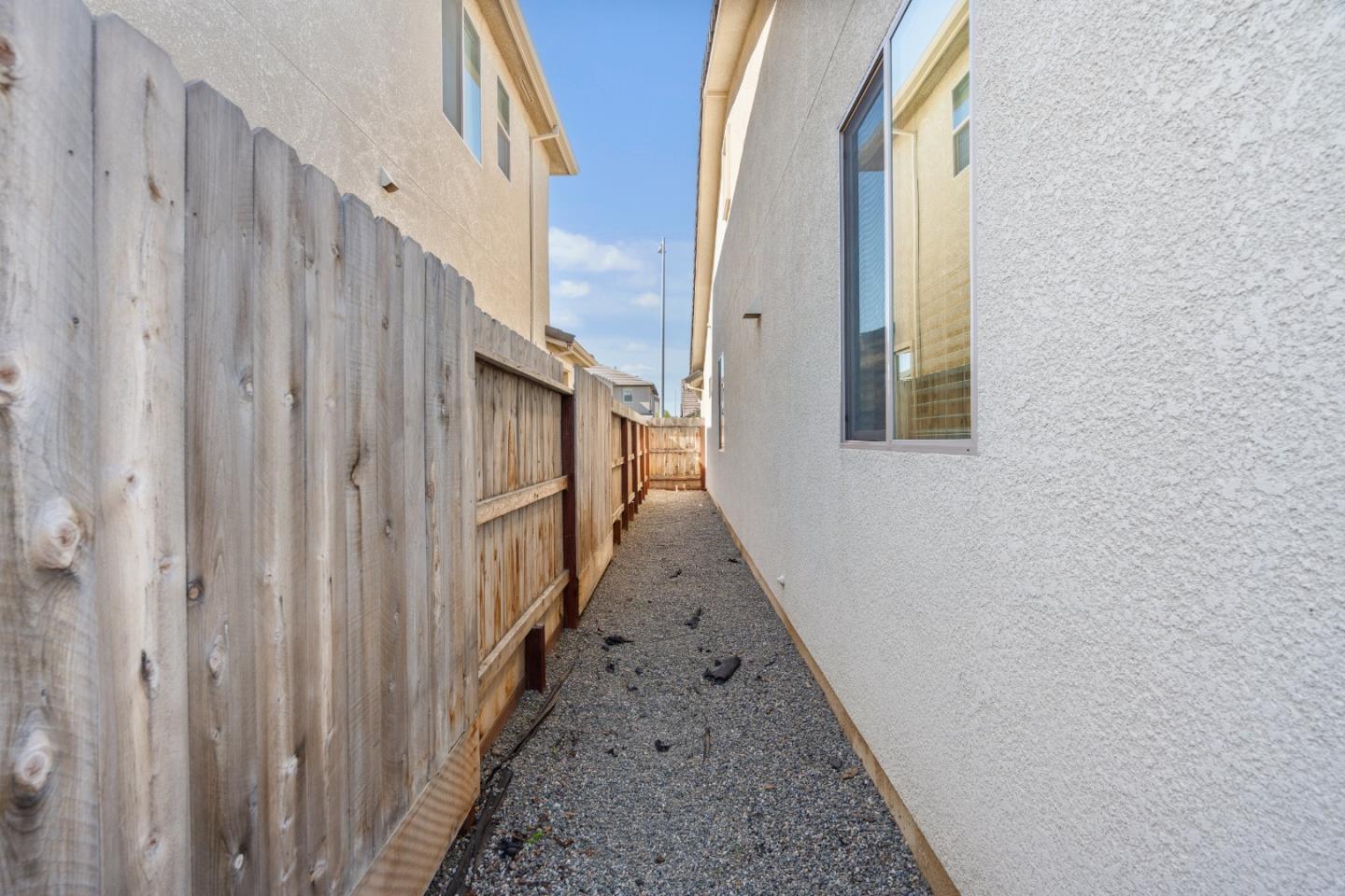 Detail Gallery Image 36 of 47 For 1481 Azalea Ct, Hollister,  CA 95023 - 3 Beds | 2/1 Baths