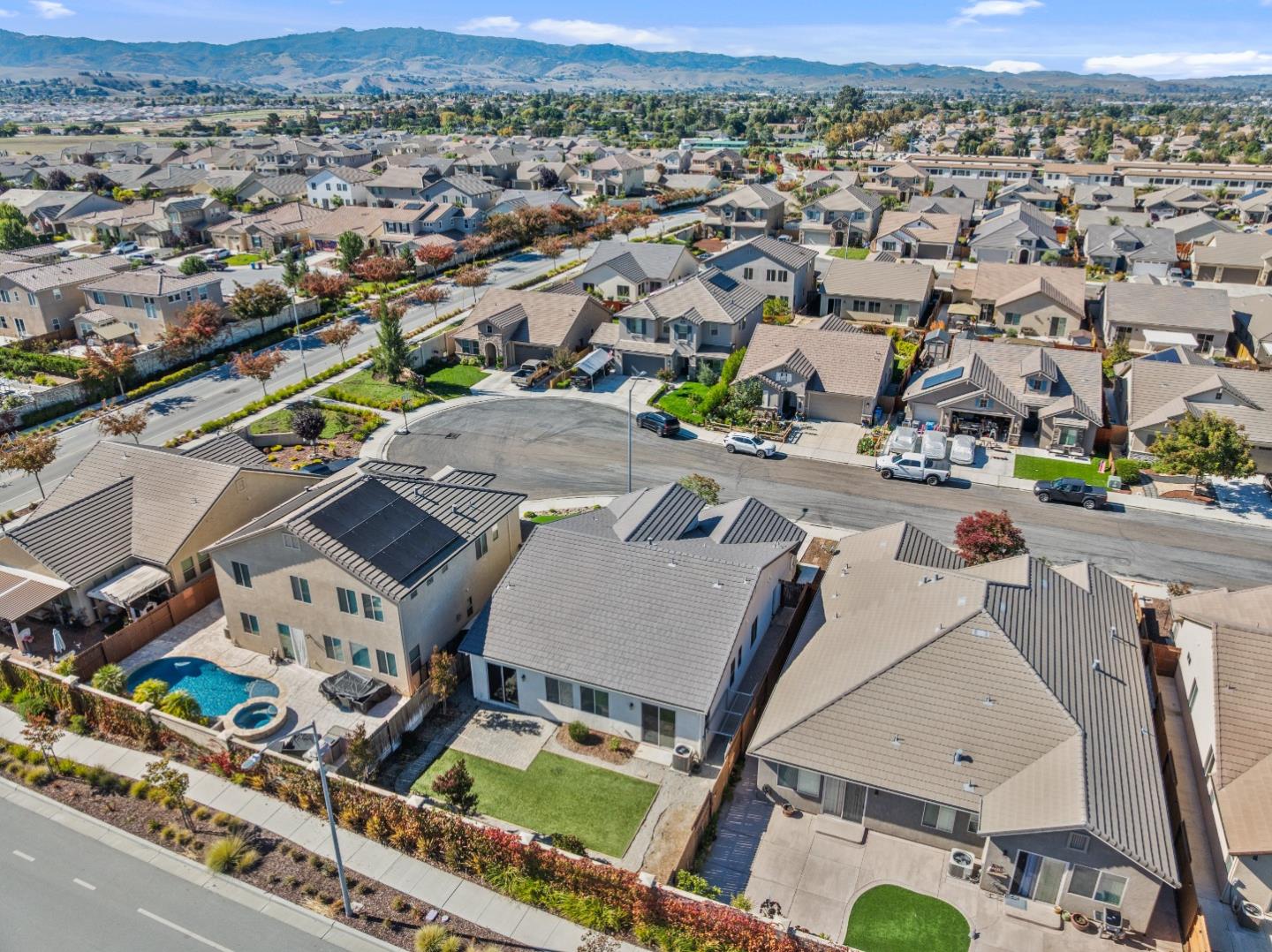 Detail Gallery Image 42 of 47 For 1481 Azalea Ct, Hollister,  CA 95023 - 3 Beds | 2/1 Baths