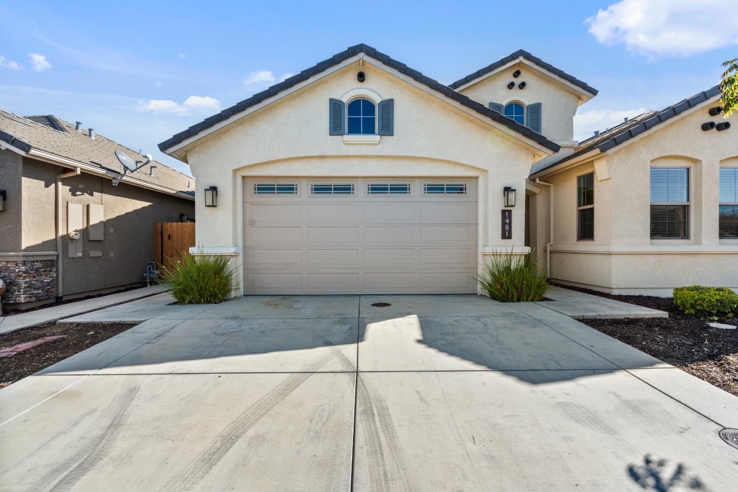 Detail Gallery Image 5 of 47 For 1481 Azalea Ct, Hollister,  CA 95023 - 3 Beds | 2/1 Baths