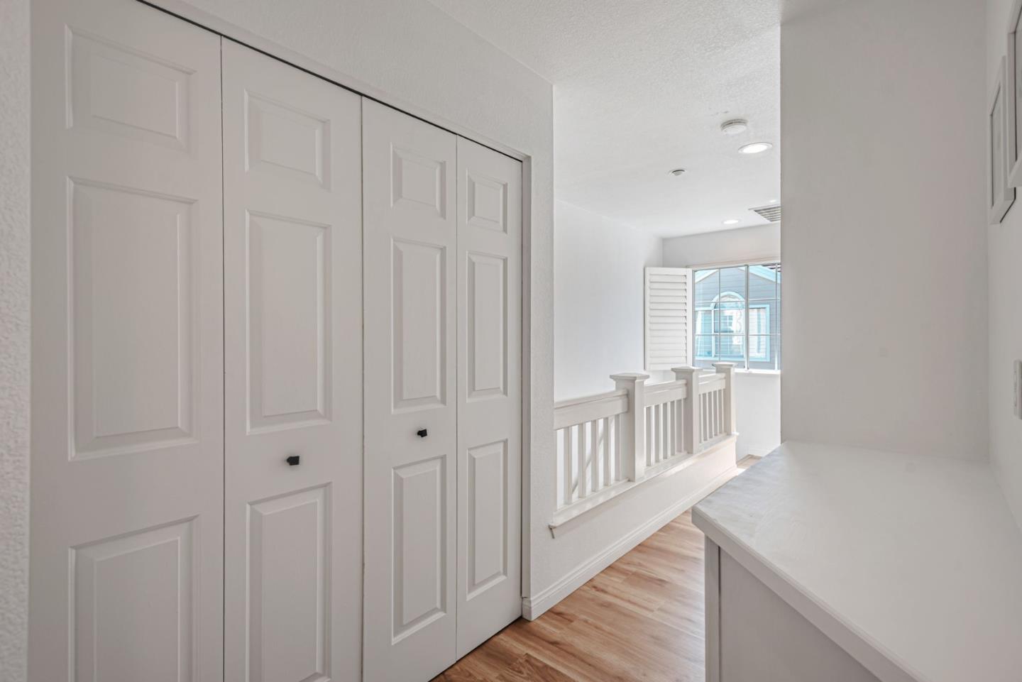 Detail Gallery Image 24 of 44 For 4 Brigantine Ln, Redwood City,  CA 94065 - 3 Beds | 2/1 Baths