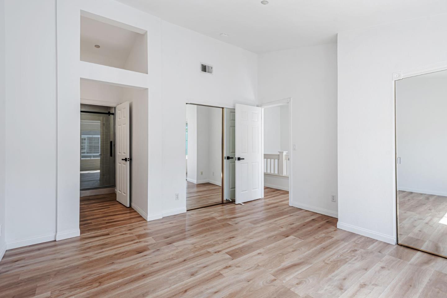 Detail Gallery Image 27 of 44 For 4 Brigantine Ln, Redwood City,  CA 94065 - 3 Beds | 2/1 Baths