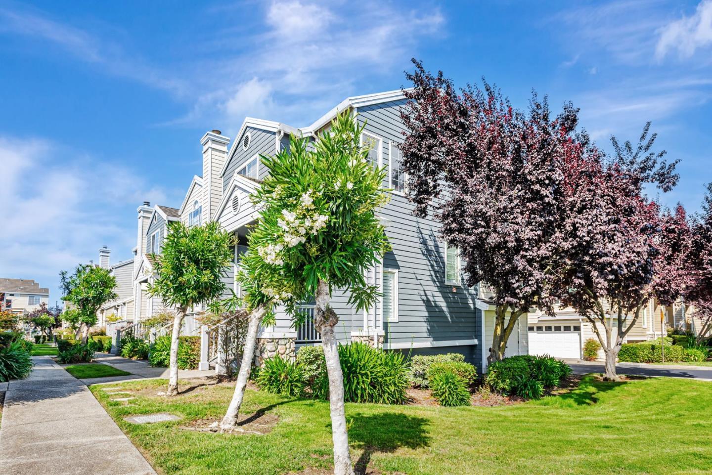 Detail Gallery Image 36 of 44 For 4 Brigantine Ln, Redwood City,  CA 94065 - 3 Beds | 2/1 Baths
