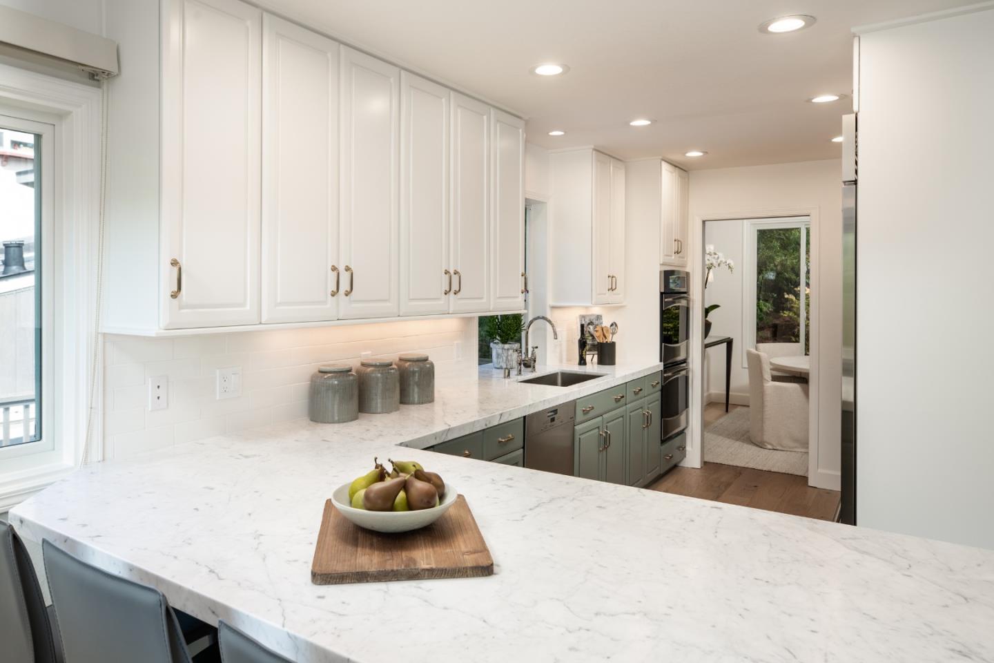 Detail Gallery Image 11 of 52 For 151 Highland Ave, San Carlos,  CA 94070 - 4 Beds | 3/1 Baths