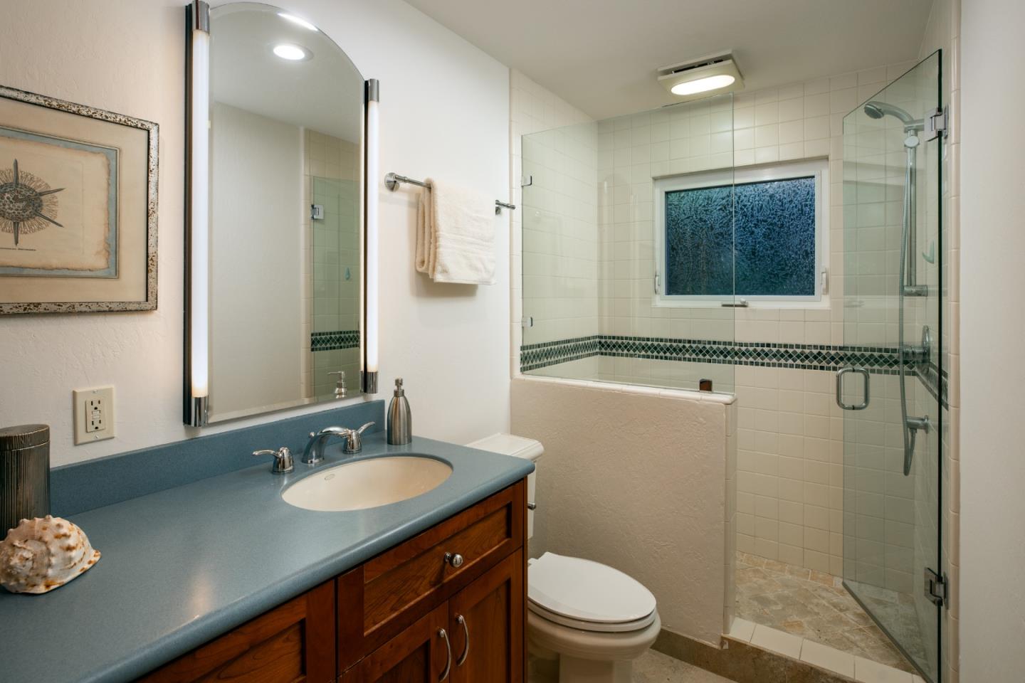 Detail Gallery Image 21 of 52 For 151 Highland Ave, San Carlos,  CA 94070 - 4 Beds | 3/1 Baths