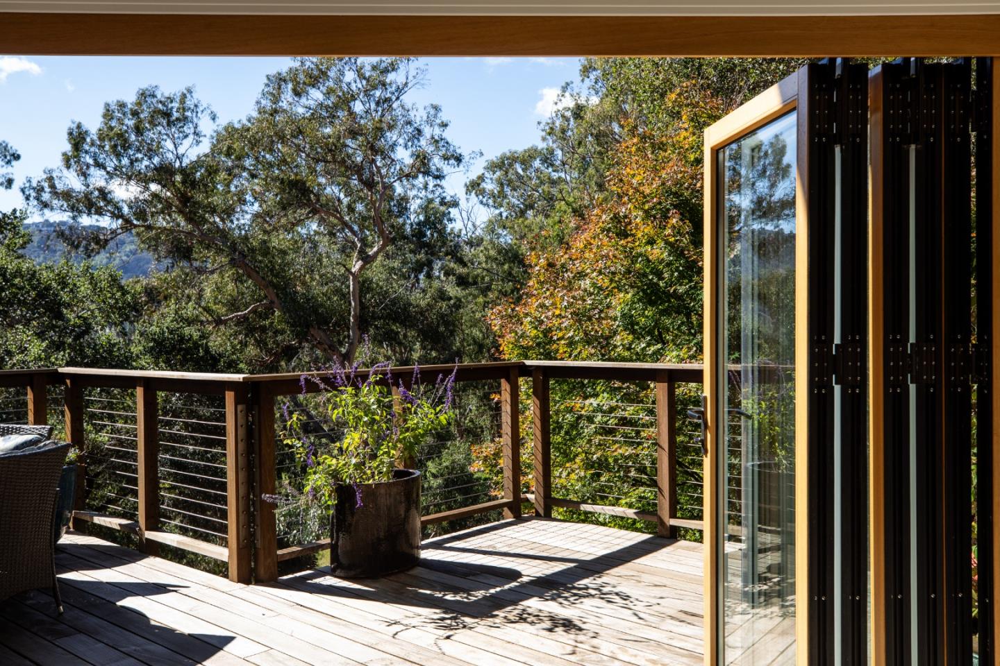 Detail Gallery Image 28 of 52 For 151 Highland Ave, San Carlos,  CA 94070 - 4 Beds | 3/1 Baths