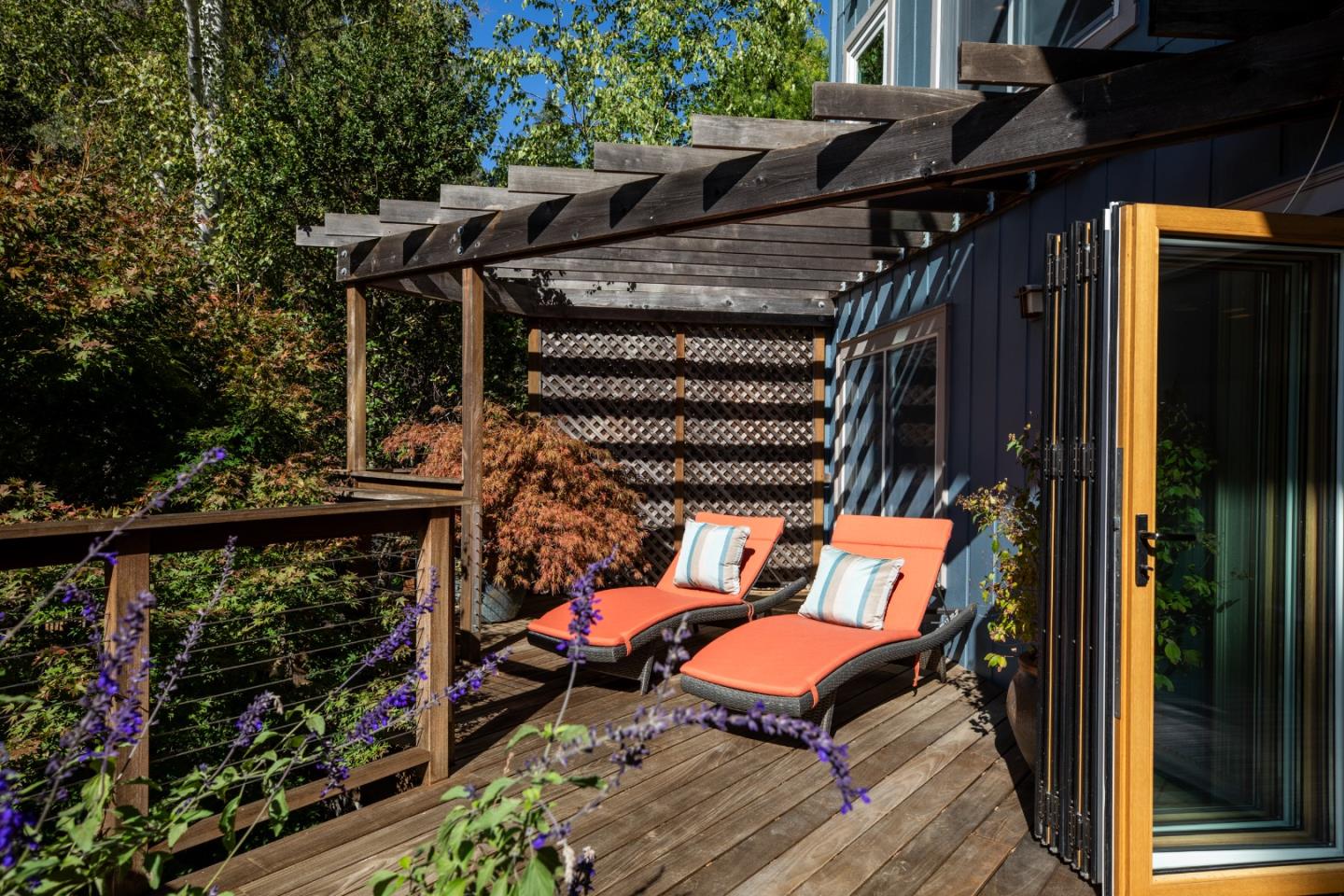 Detail Gallery Image 37 of 52 For 151 Highland Ave, San Carlos,  CA 94070 - 4 Beds | 3/1 Baths