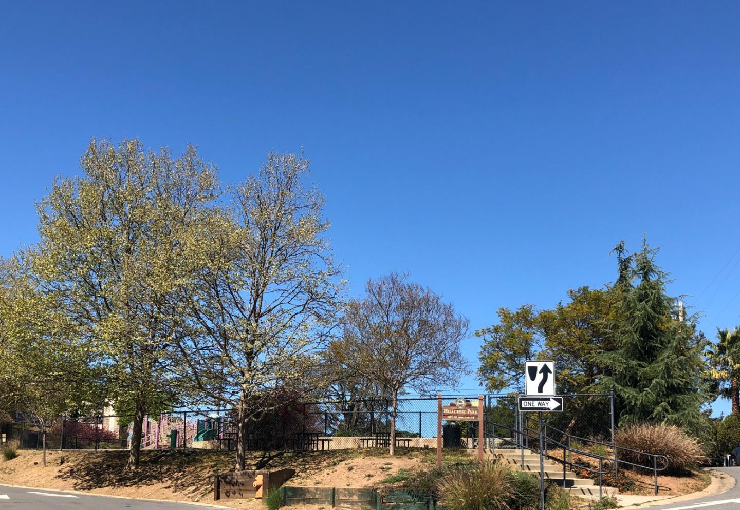 Detail Gallery Image 49 of 52 For 151 Highland Ave, San Carlos,  CA 94070 - 4 Beds | 3/1 Baths