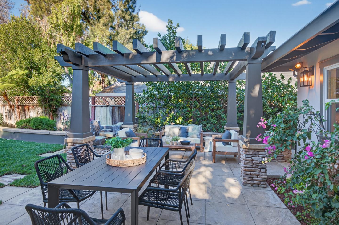 Detail Gallery Image 23 of 46 For 614 Palm Ave, Los Altos,  CA 94022 - 4 Beds | 2 Baths