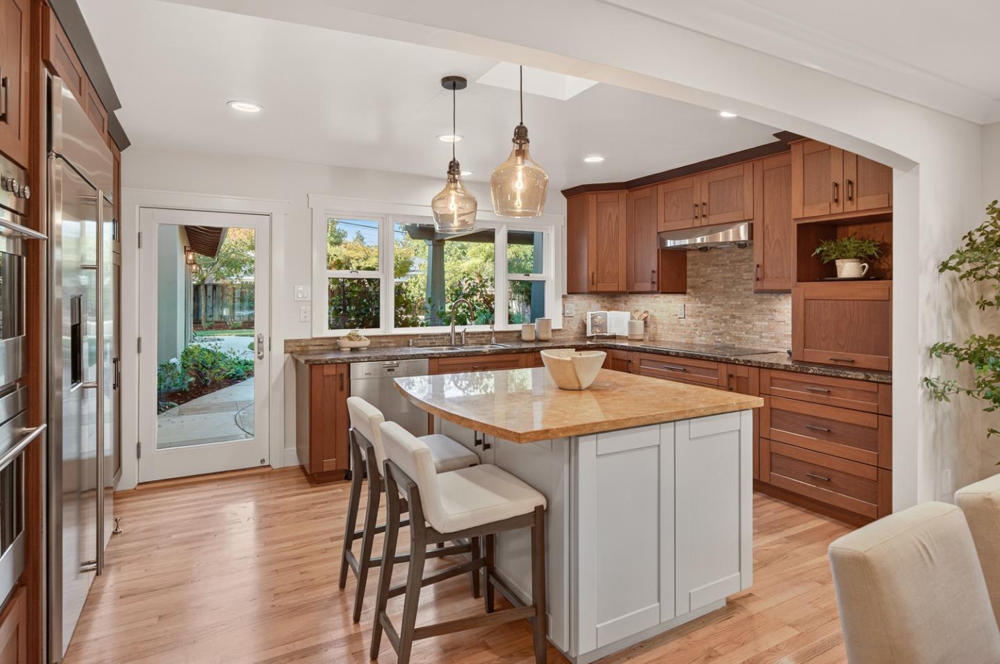 Detail Gallery Image 9 of 46 For 614 Palm Ave, Los Altos,  CA 94022 - 4 Beds | 2 Baths