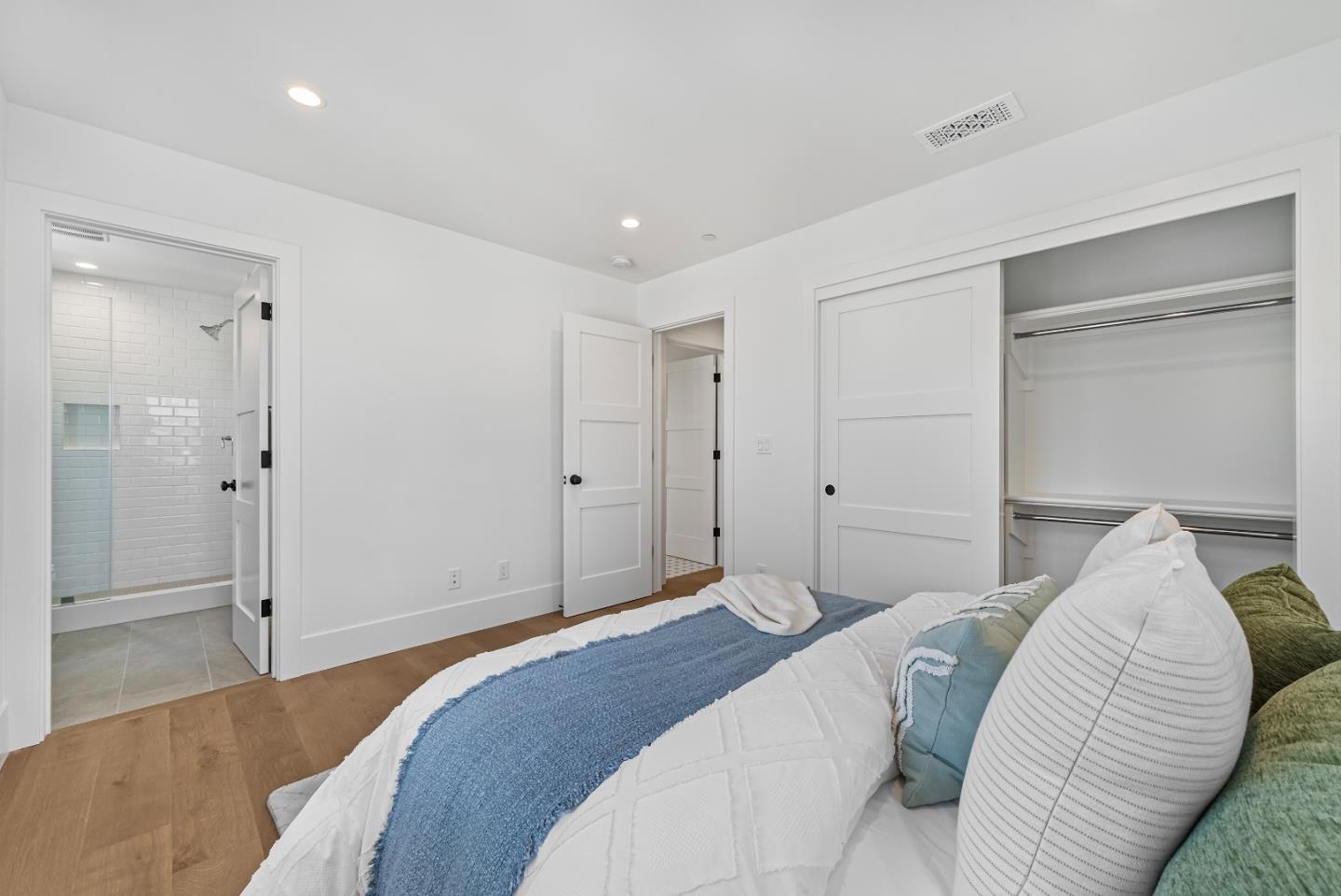 Detail Gallery Image 12 of 68 For 3231 Lanelle Pl, San Jose,  CA 95124 - 4 Beds | 4/1 Baths