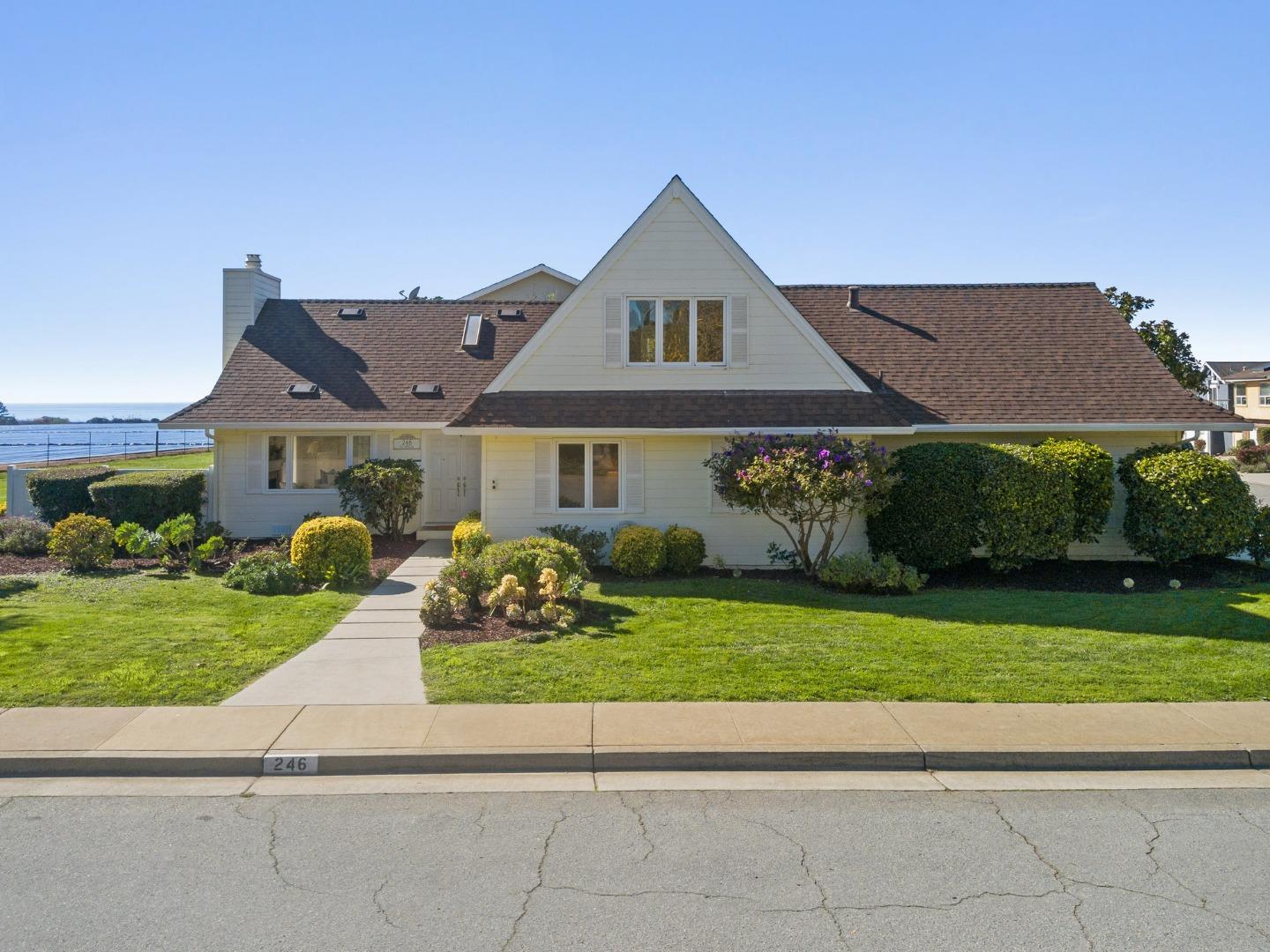 Detail Gallery Image 8 of 41 For 246 via Novella, Aptos,  CA 95003 - 3 Beds | 2 Baths