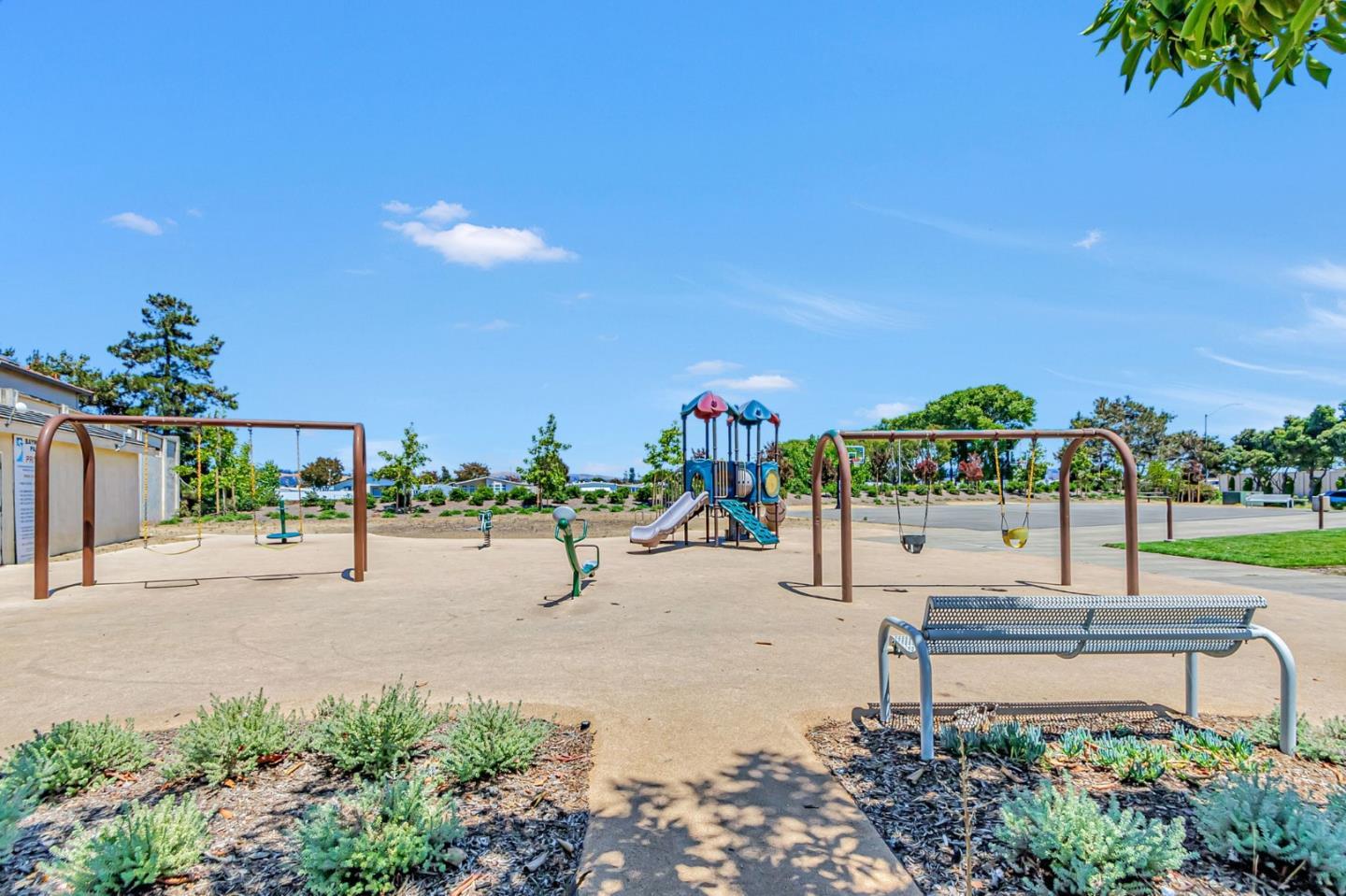 Detail Gallery Image 46 of 54 For 2213 Wigeon Ct, San Leandro,  CA 94579 - 3 Beds | 2/1 Baths