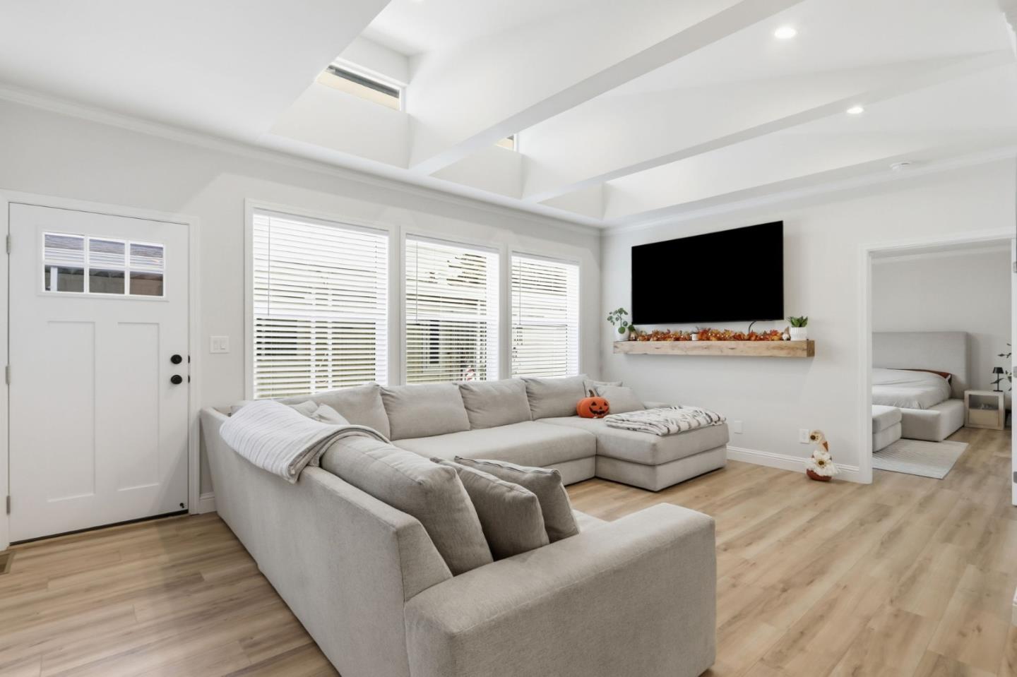 Detail Gallery Image 5 of 35 For 510 Saddlebrook #27,  San Jose,  CA 95136 - 4 Beds | 3 Baths