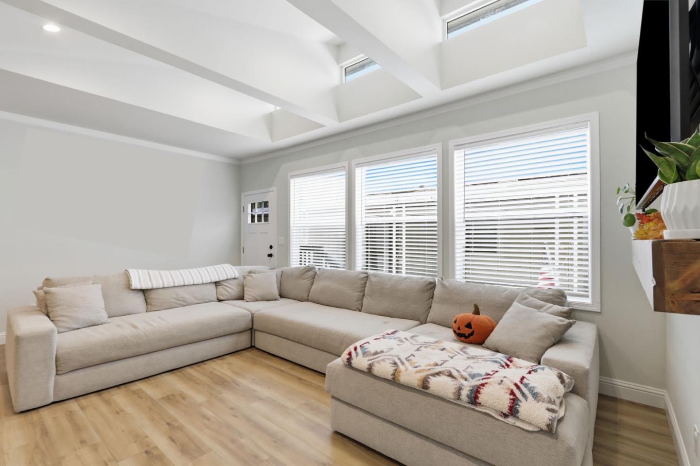 Detail Gallery Image 7 of 35 For 510 Saddlebrook #27,  San Jose,  CA 95136 - 4 Beds | 3 Baths