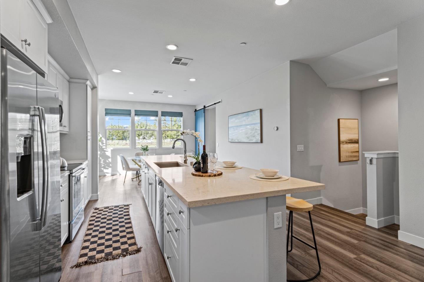 Detail Gallery Image 10 of 34 For 347 Skyforest Way, Scotts Valley,  CA 95066 - 4 Beds | 3/1 Baths