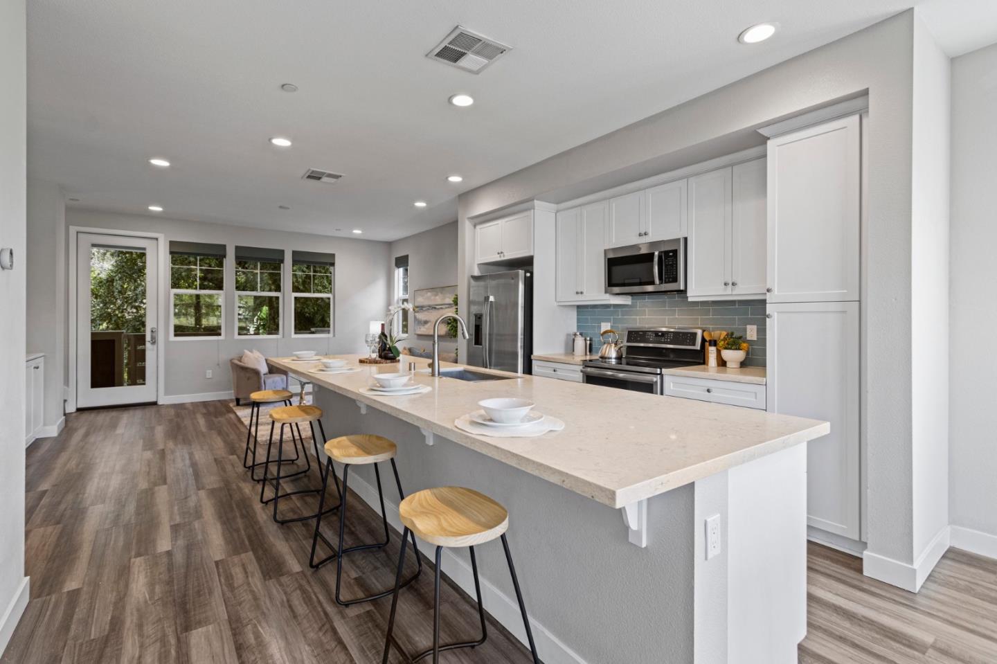 Detail Gallery Image 11 of 34 For 347 Skyforest Way, Scotts Valley,  CA 95066 - 4 Beds | 3/1 Baths