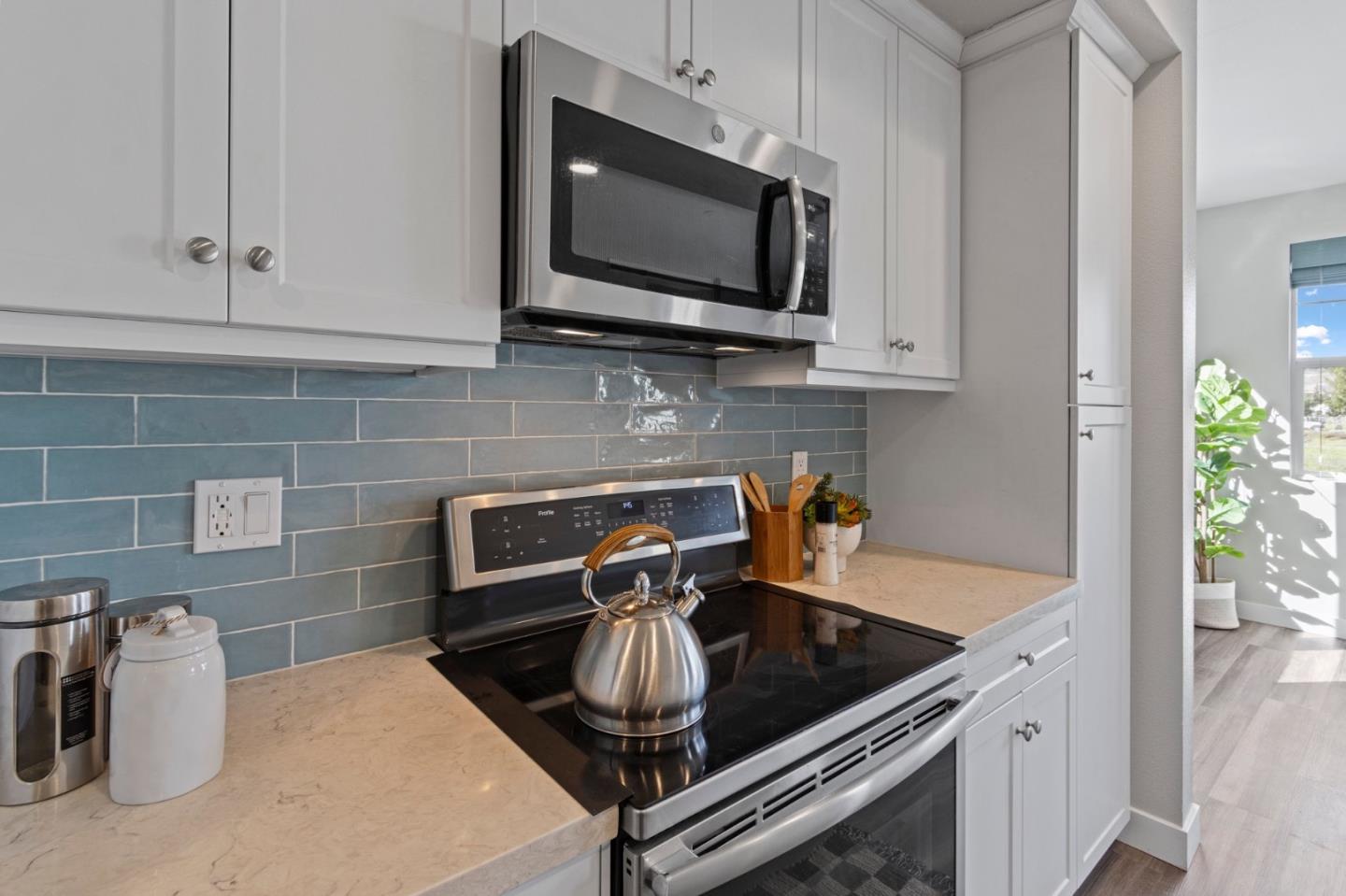 Detail Gallery Image 13 of 34 For 347 Skyforest Way, Scotts Valley,  CA 95066 - 4 Beds | 3/1 Baths