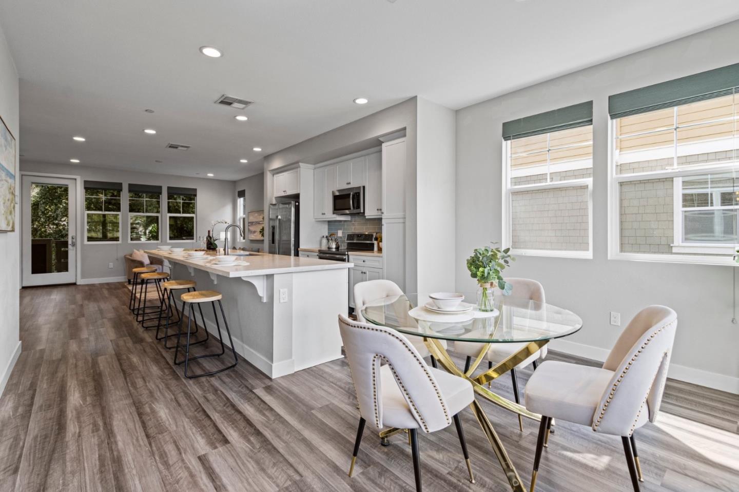 Detail Gallery Image 15 of 34 For 347 Skyforest Way, Scotts Valley,  CA 95066 - 4 Beds | 3/1 Baths