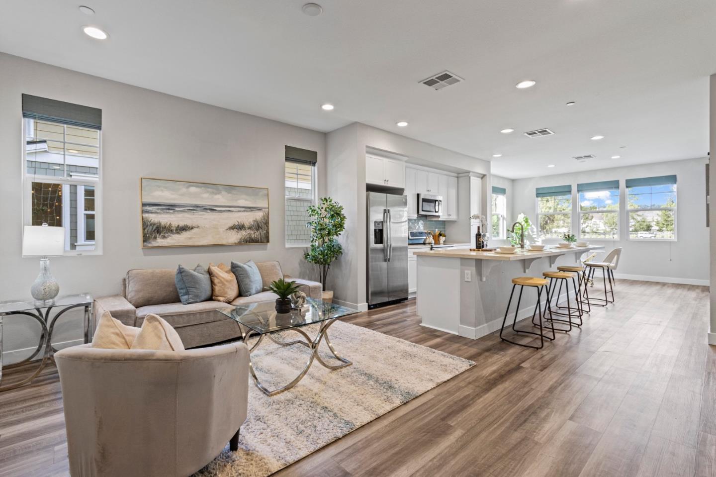 Detail Gallery Image 4 of 34 For 347 Skyforest Way, Scotts Valley,  CA 95066 - 4 Beds | 3/1 Baths