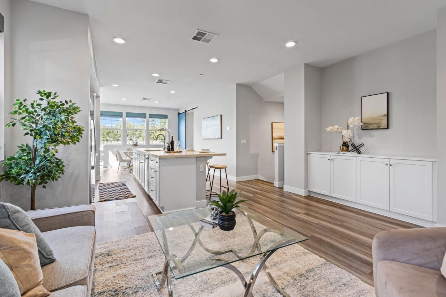 Detail Gallery Image 6 of 34 For 347 Skyforest Way, Scotts Valley,  CA 95066 - 4 Beds | 3/1 Baths