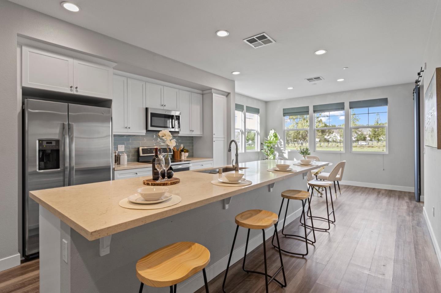 Detail Gallery Image 8 of 34 For 347 Skyforest Way, Scotts Valley,  CA 95066 - 4 Beds | 3/1 Baths