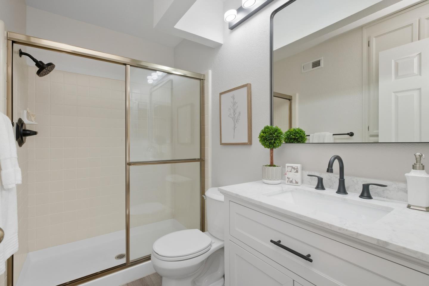 Detail Gallery Image 22 of 36 For 983 La Mesa Terrace #C,  Sunnyvale,  CA 94086 - 3 Beds | 2/1 Baths