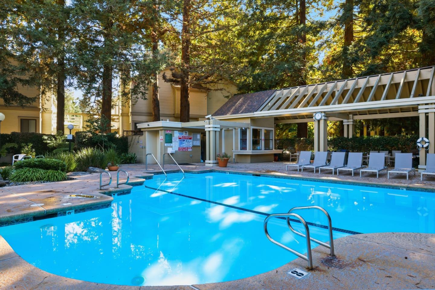 Detail Gallery Image 28 of 36 For 983 La Mesa Terrace #C,  Sunnyvale,  CA 94086 - 3 Beds | 2/1 Baths