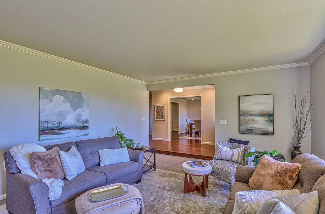 Detail Gallery Image 10 of 55 For 18422 Meadow Ridge Rd, Salinas,  CA 93907 - 4 Beds | 3 Baths