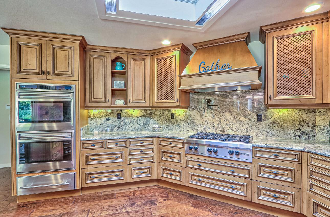 Detail Gallery Image 15 of 55 For 18422 Meadow Ridge Rd, Salinas,  CA 93907 - 4 Beds | 3 Baths