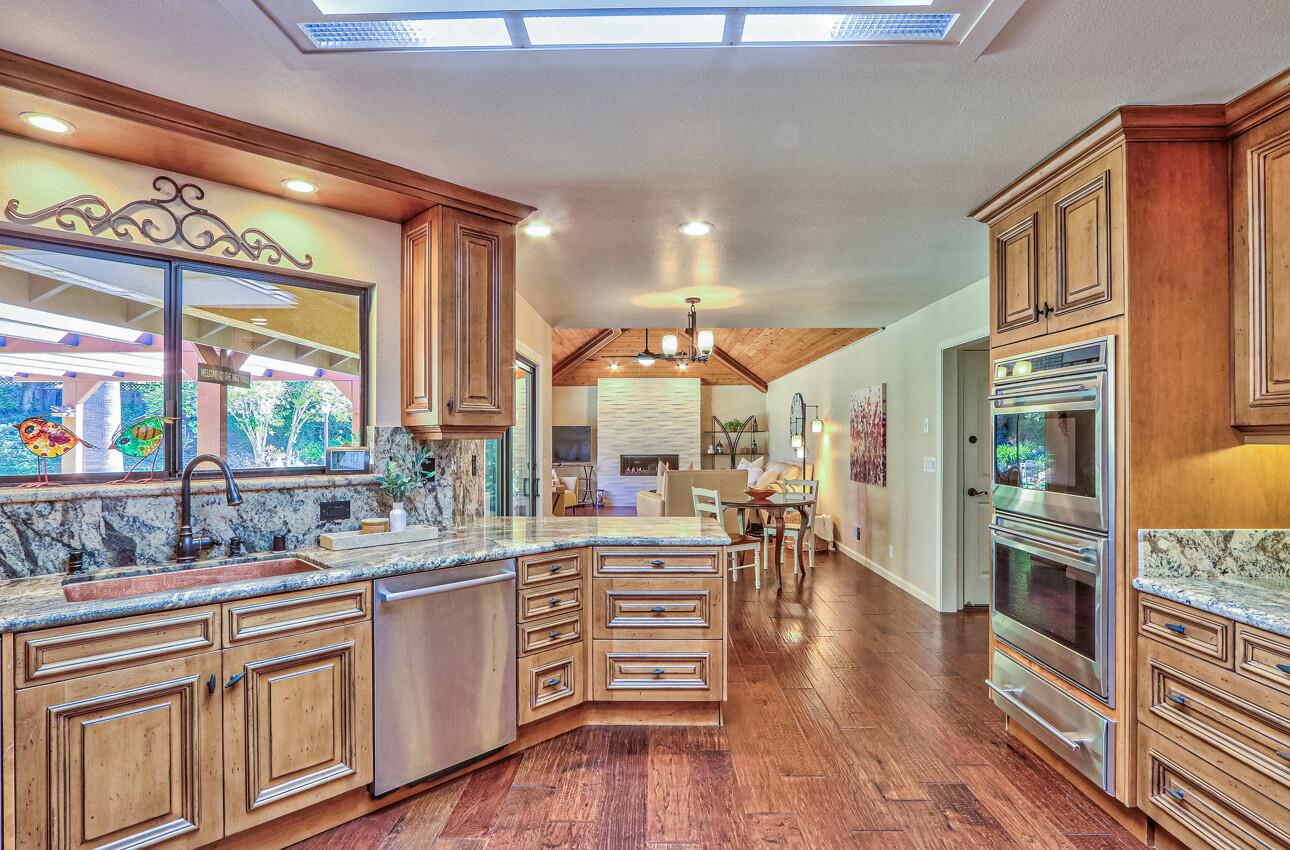 Detail Gallery Image 17 of 55 For 18422 Meadow Ridge Rd, Salinas,  CA 93907 - 4 Beds | 3 Baths