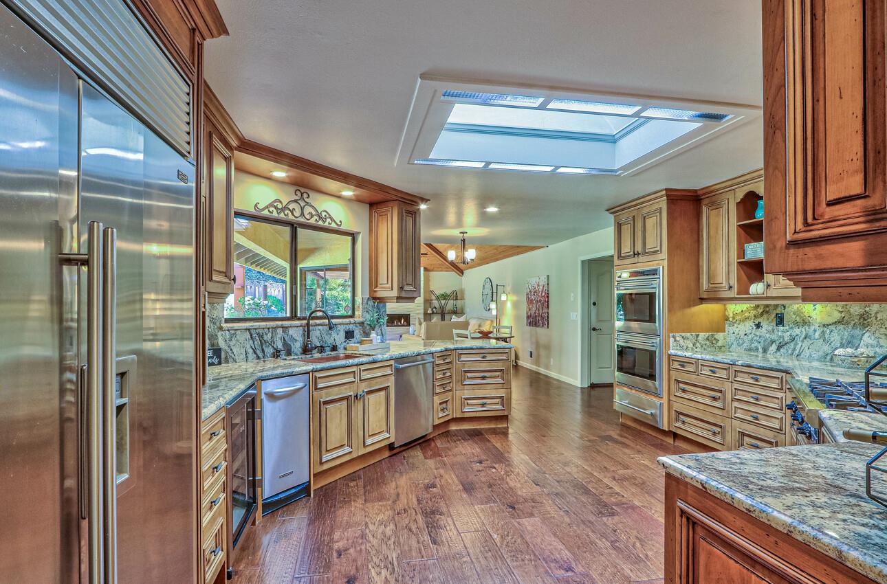 Detail Gallery Image 18 of 55 For 18422 Meadow Ridge Rd, Salinas,  CA 93907 - 4 Beds | 3 Baths