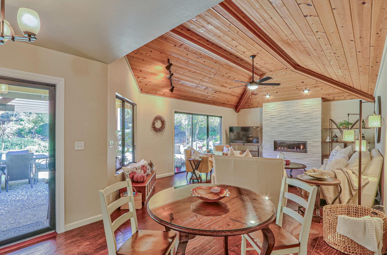 Detail Gallery Image 19 of 55 For 18422 Meadow Ridge Rd, Salinas,  CA 93907 - 4 Beds | 3 Baths