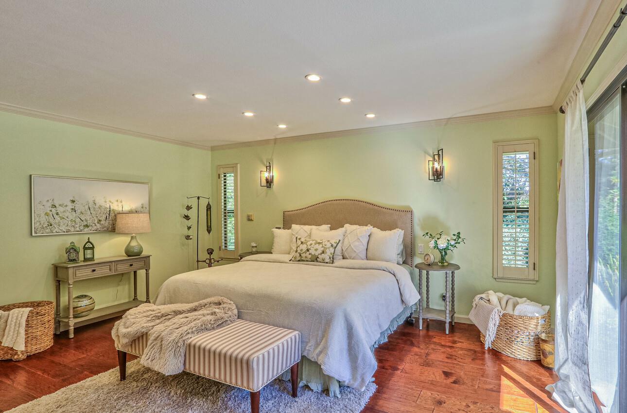 Detail Gallery Image 32 of 55 For 18422 Meadow Ridge Rd, Salinas,  CA 93907 - 4 Beds | 3 Baths